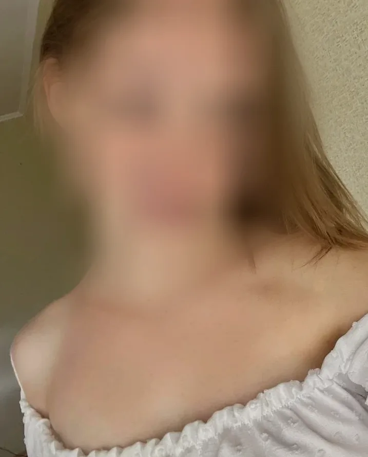 Abril, 34 años